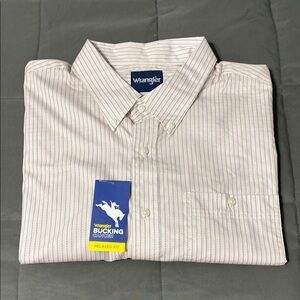 NWT Wrangler relaxed fit long sleeved shirt. Size XXL